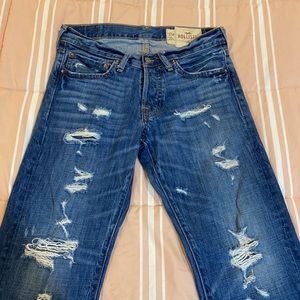 Hollister Ripped Straight Leg Jean